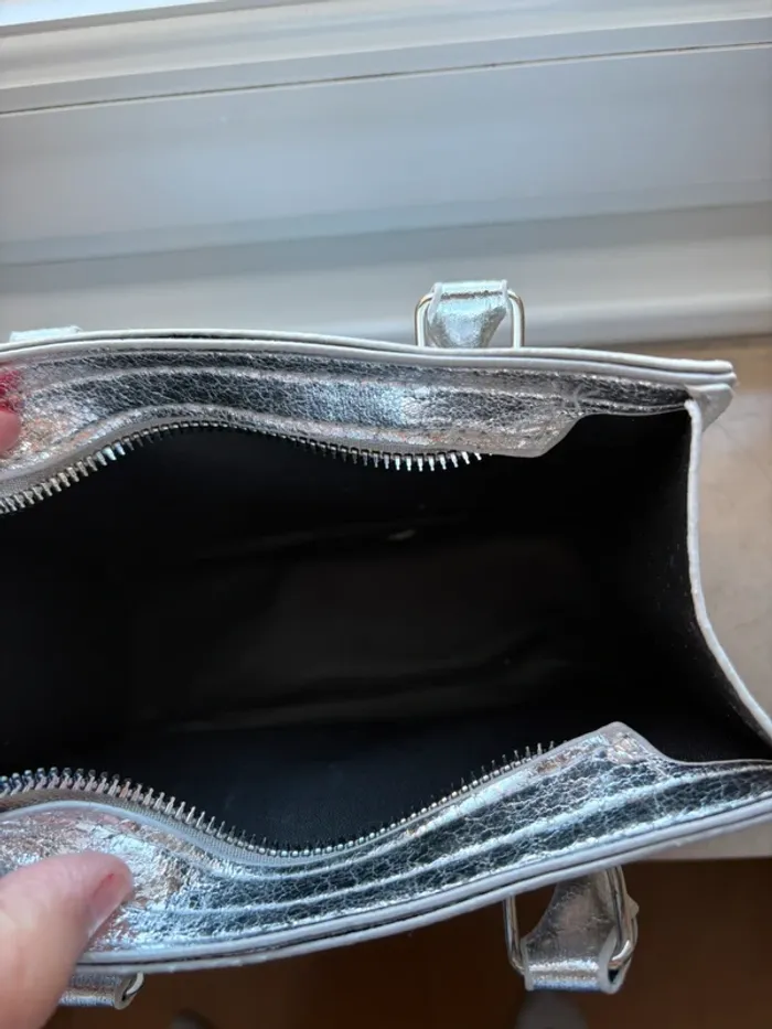 🔹 Sac argenté brillant – Parfait pour briller en soirée 🔹 - photo numéro 5