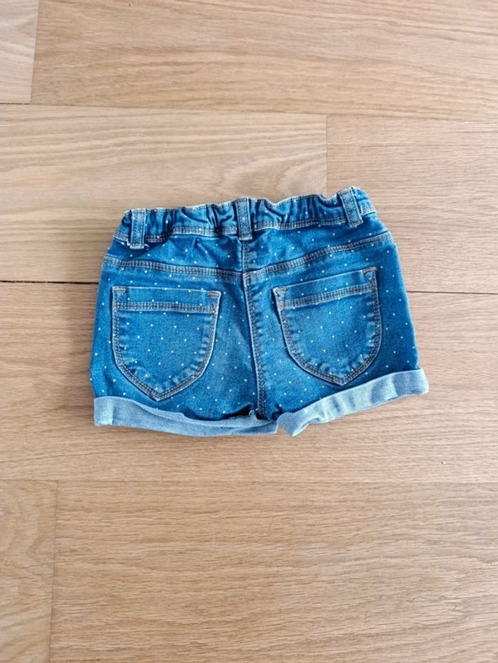 Magnifique short a pois blanc Kiabi 5 ans - photo numéro 3