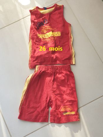 1 ensemble short et t shirt 26 mois rouge