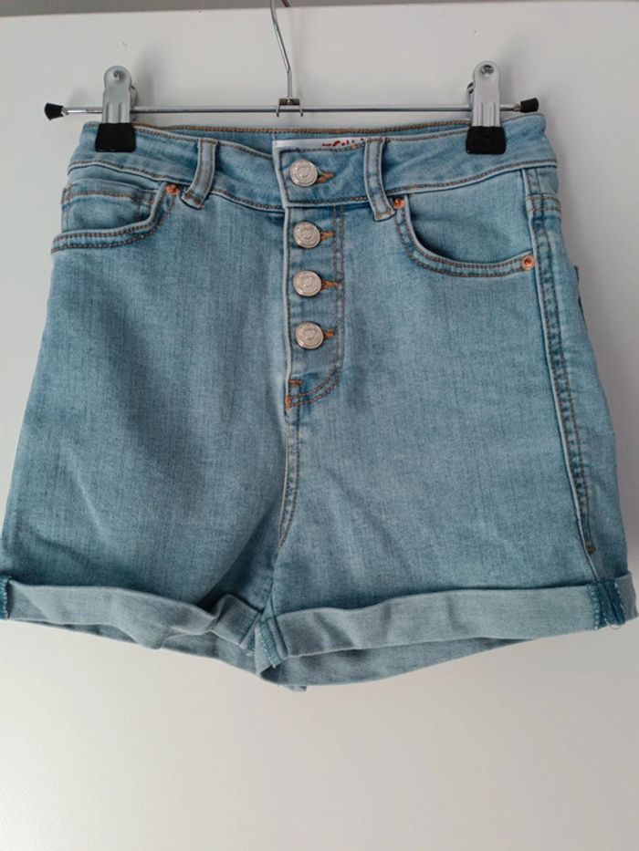 Short jeans
