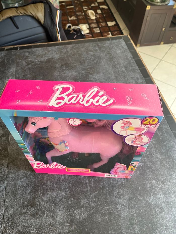 Barbie licorne sons et lumières neuf scellé - photo numéro 4