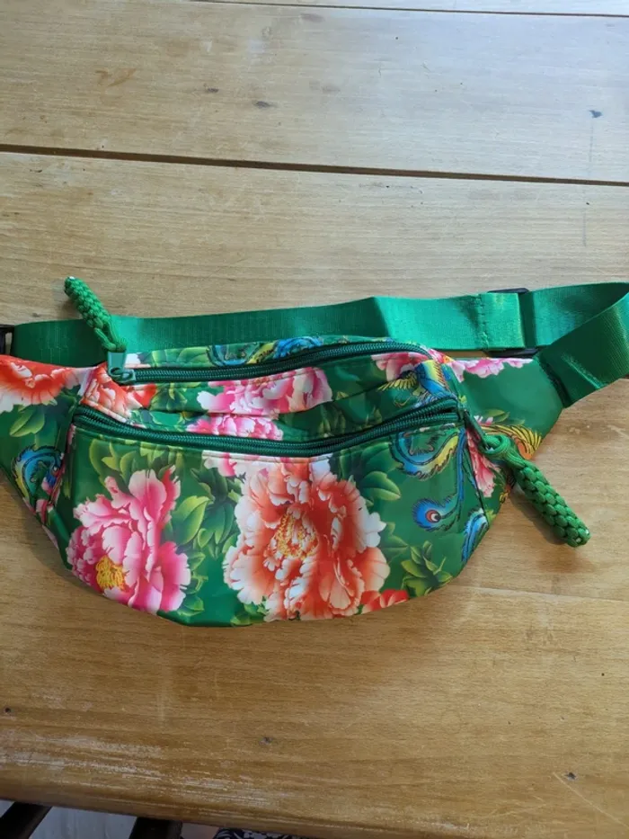 Sac banane fleuri vert – festival, voyage, sport, pratique, tendance - photo numéro 8