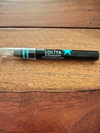 Crayon lolita eyeshadow sorbet à la rose Agnès b