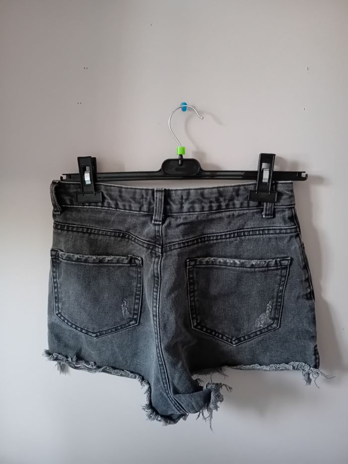 Short en jean noir - photo numéro 2