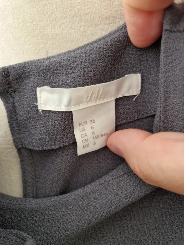 Robe grise h&m ouverte dans le dos taille 36 - photo numéro 4