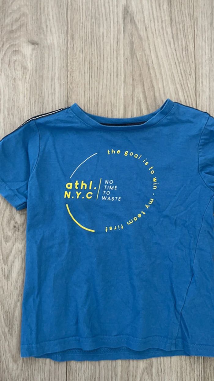 T-shirt manche courte 4 ans - photo numéro 2