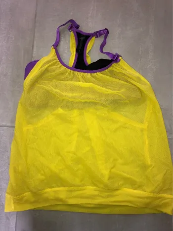 Tee-shirts de sport avec brassière pull in