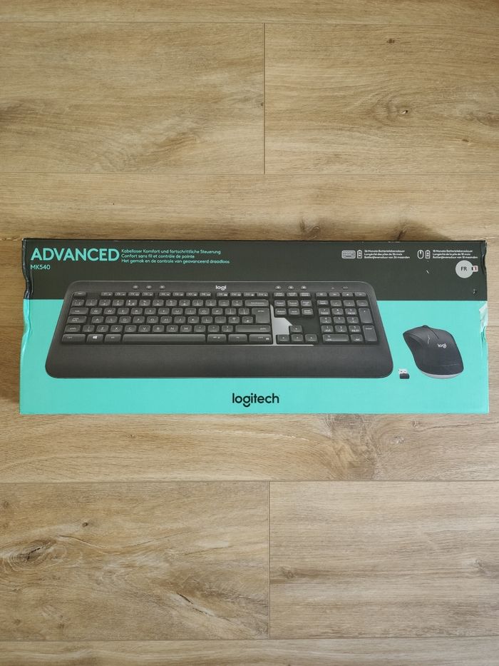 Ensemble clavier et souris sans fil Logitech Advanced Mk540 neuf