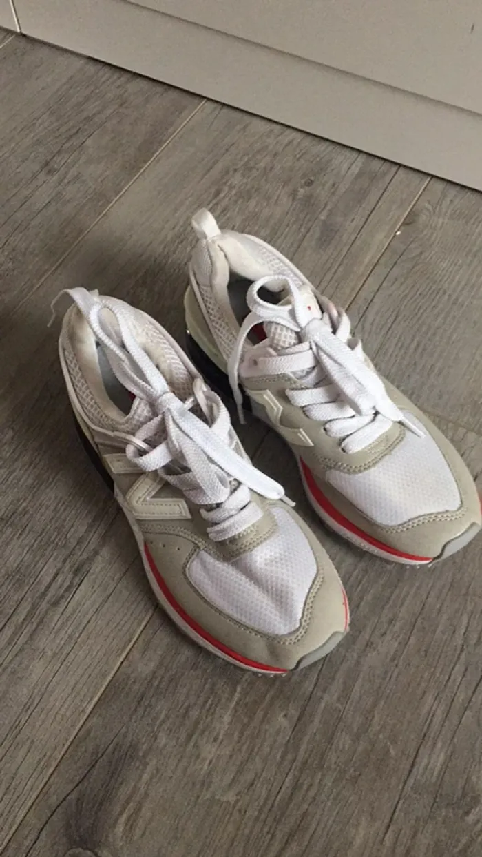 Baskets neuves Taille 35