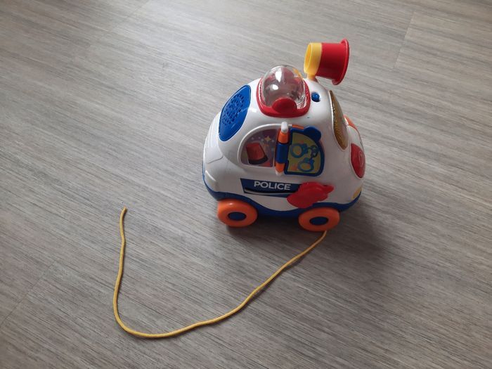 Voiture de police à tirer - photo numéro 3