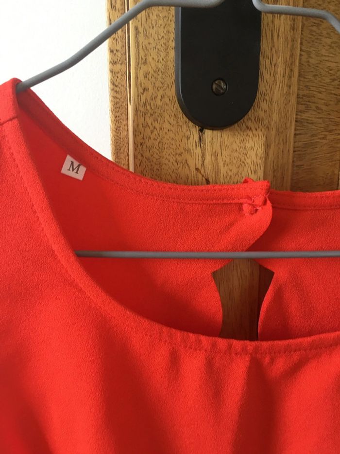 Jolie petite robe courte rouge dos nu - photo numéro 5