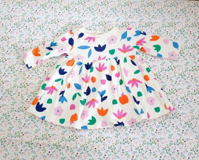 Robe crème et multicolore
