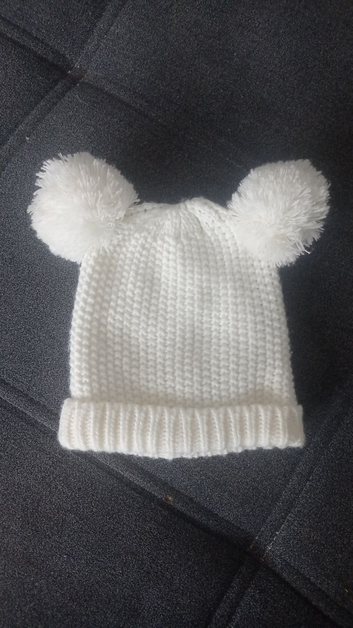 Bonnet a pompom