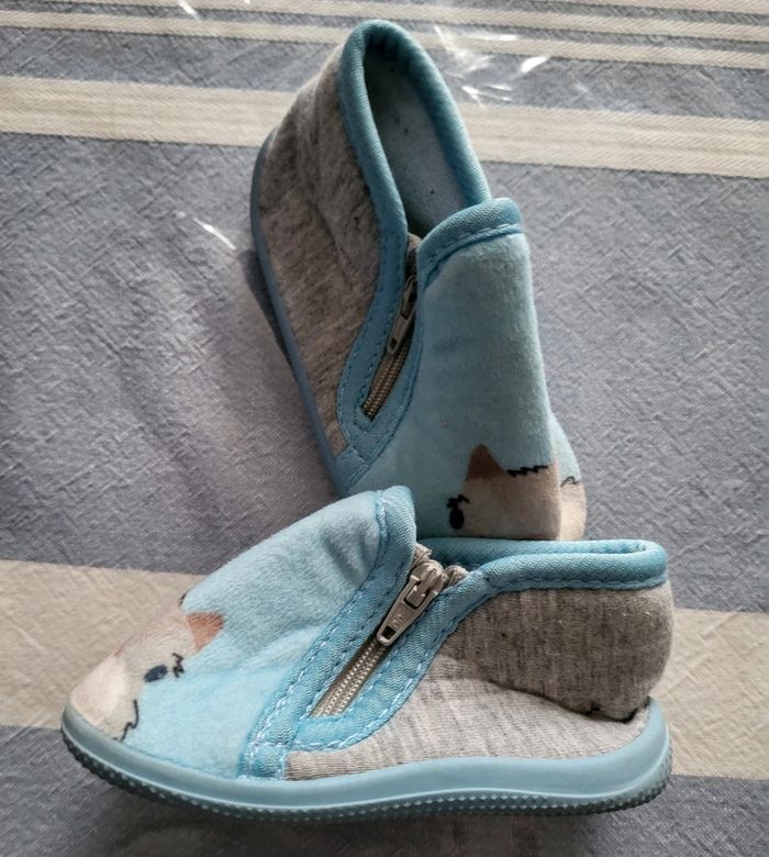 Chaussons taille 20 - photo numéro 2