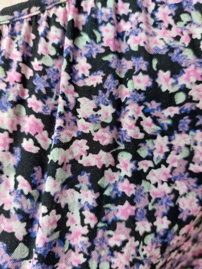 Très jolie robe légère fleurie - photo numéro 3