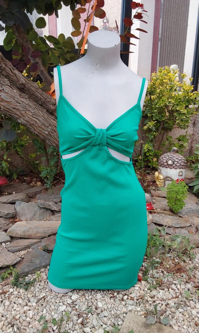 Robe d été verte près du corps Primark T38