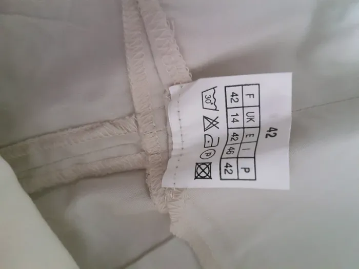 Pantalon / pantacourt crème T 42 Neuf - photo numéro 5