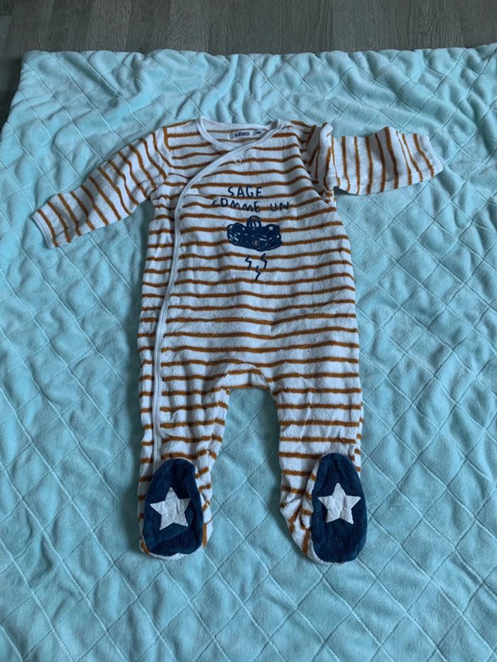 3 pyjamas - photo numéro 3