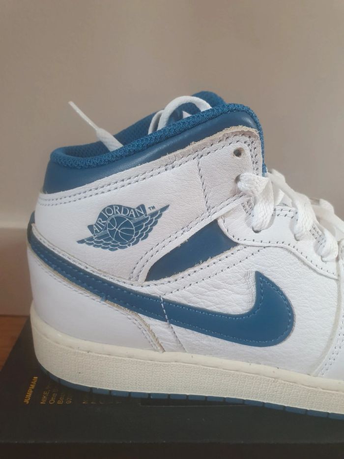 Nike Air Jordan 1 (37.5) - photo numéro 2