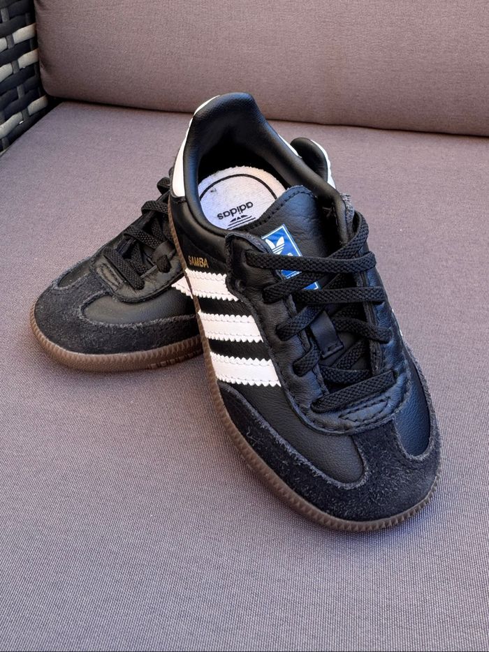 Baskets Adidas Samba unisex.taille 23. - photo numéro 2