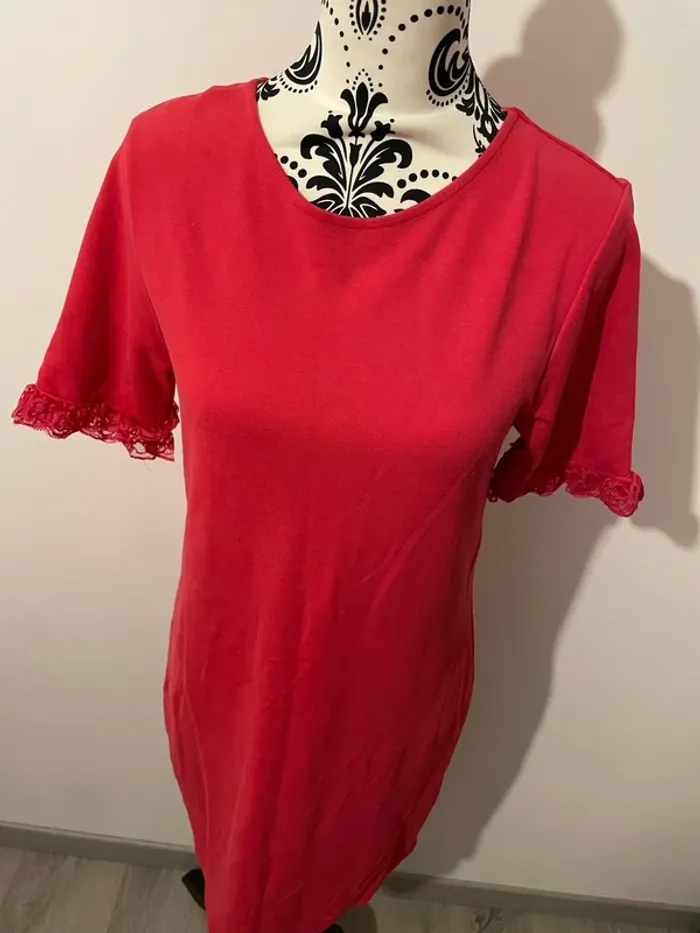 Robe rouge à manches courtes à dentelle col rond longueur genou Asos taille 40 - photo numéro 4