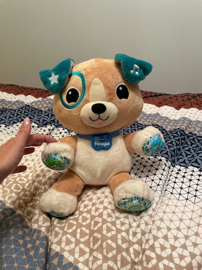 Nougat peluche interactive