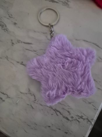 Porte clef doudou etoile violet