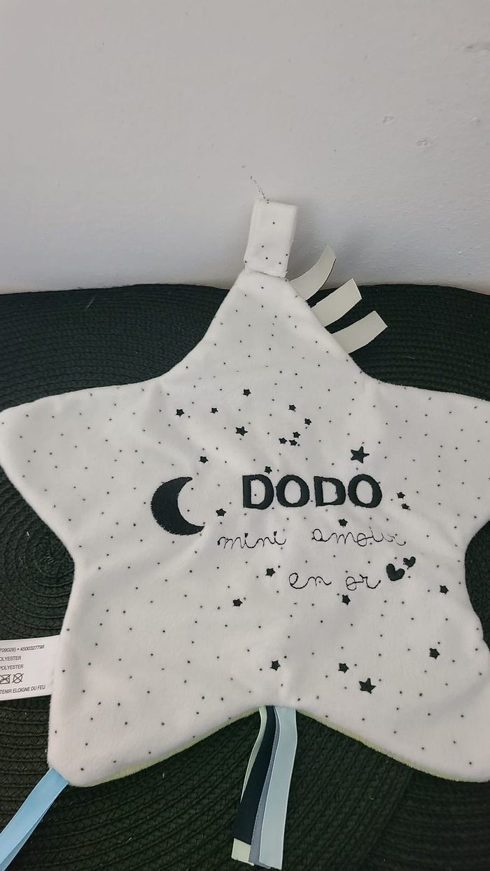 Doudou CAD Distri Center plat étoile Dodo mini amour en or