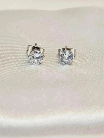 Boucles d'oreilles puces zircon argentées acier inoxydable