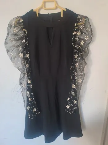 Robe noir à manches transparente Taille M
