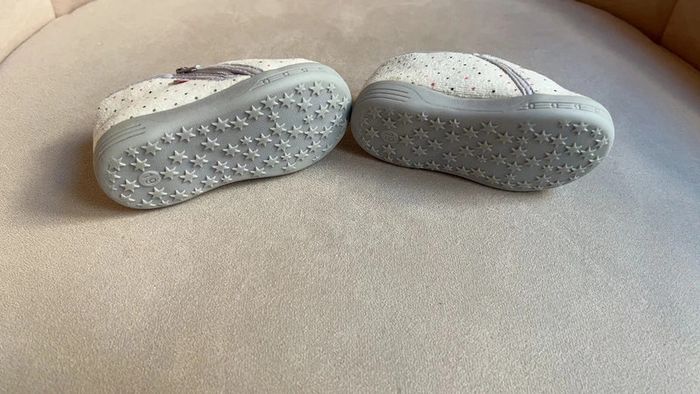 Chaussons Obaibi idéal crèche fille taille 19 - photo numéro 4