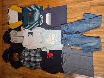 Lot de vêtements oka Idi à l'unité ou en lot