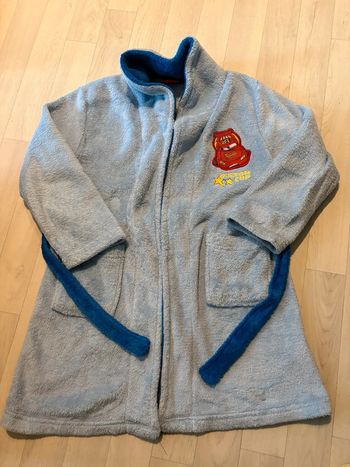 Robe de chambre 8 ans cars bleu clair très bon état