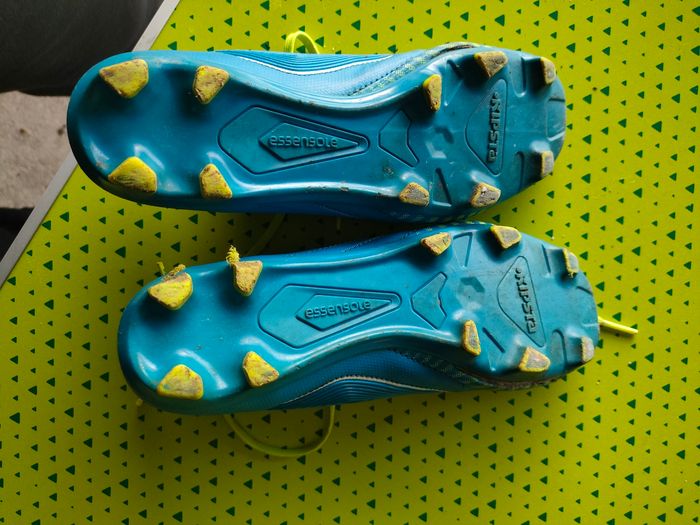 Chaussures foot 34 - photo numéro 2