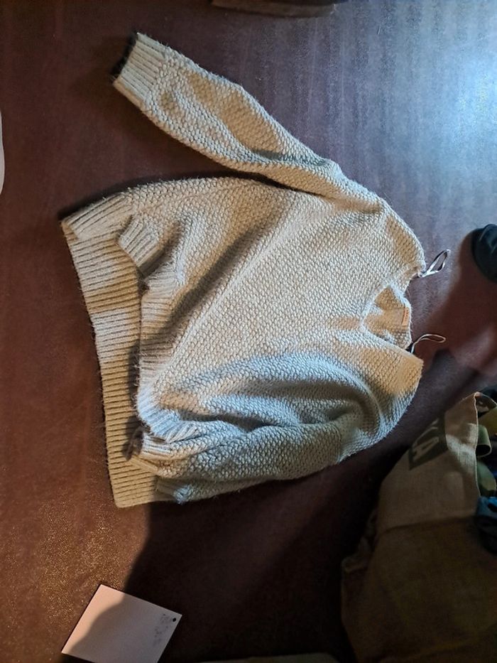 Pull de couleur crème