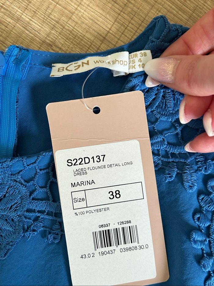 Robe longue bleue neuve avec dentelle BGN Workshop taille 38 - photo numéro 9