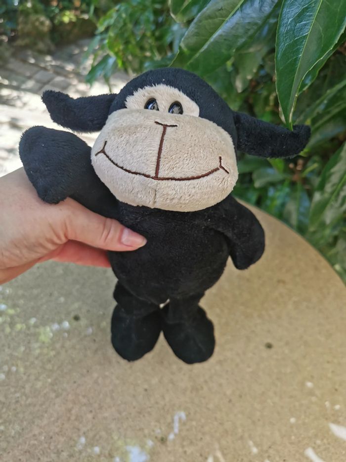 Peluche singe noir Kinder - photo numéro 4