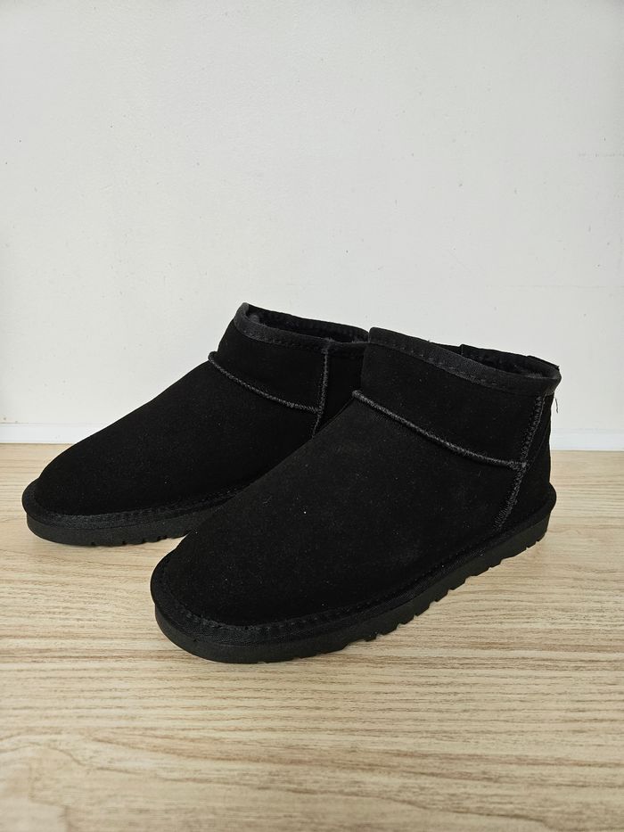UGG Classic Mini Ultra Noir/ Taille 38 - photo numéro 3