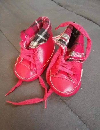 Chaussure taille 0/3 mois neuf