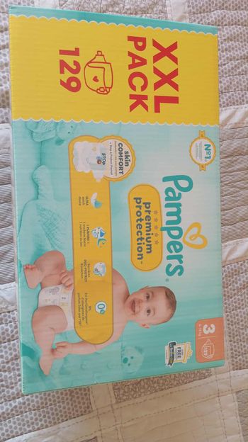 1 cartons XXL  packs ( 129 couches ) Pampers Premium Protection   taille 3 neuf jamais ouvert