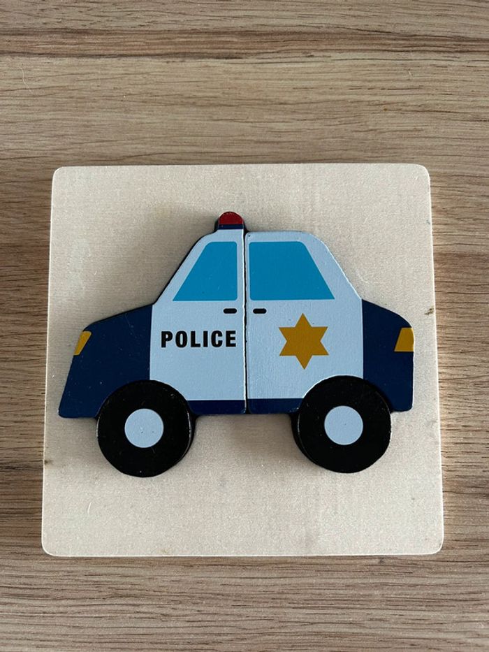 Puzzle en bois police