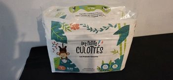 Un paquet de couches taille 1les