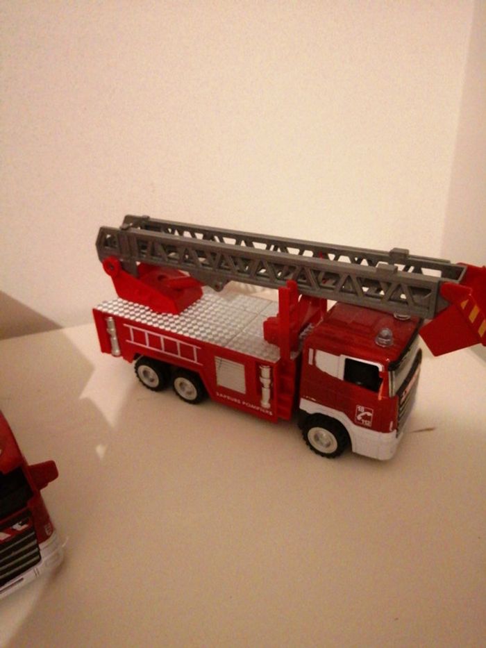 Camion de pompier - photo numéro 9