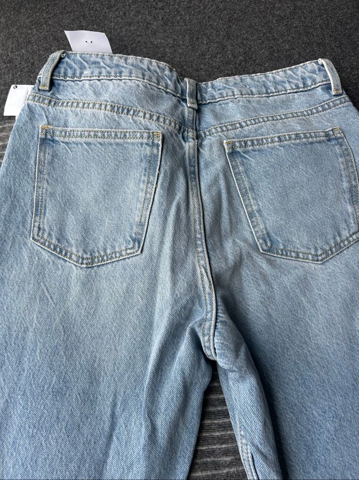 Jean mom mango