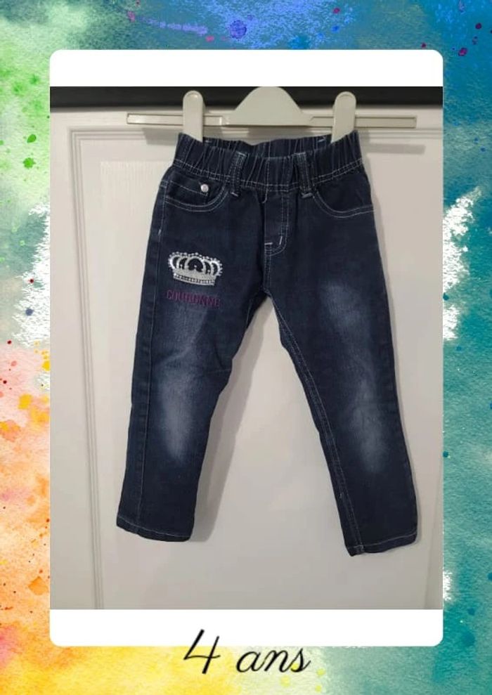 Jeans / 4 ans avec couronne