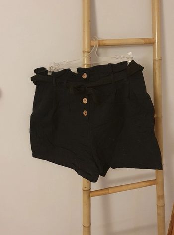 Short en lin noir taille haute