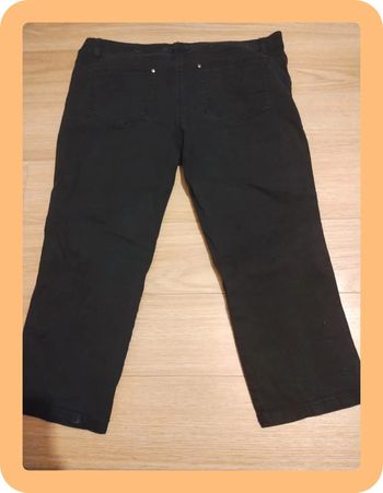 Pantacourt taille 42 marque tissaia en très bon état