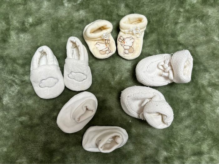 Lot chaussons naissance