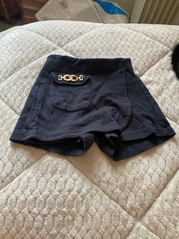 Short jupe, taille quatre ans