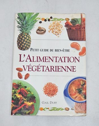 "Petit guide du bien-être. L'alimentation végétarienne".
60 pages.
ISBN : 3.8290.3666.3